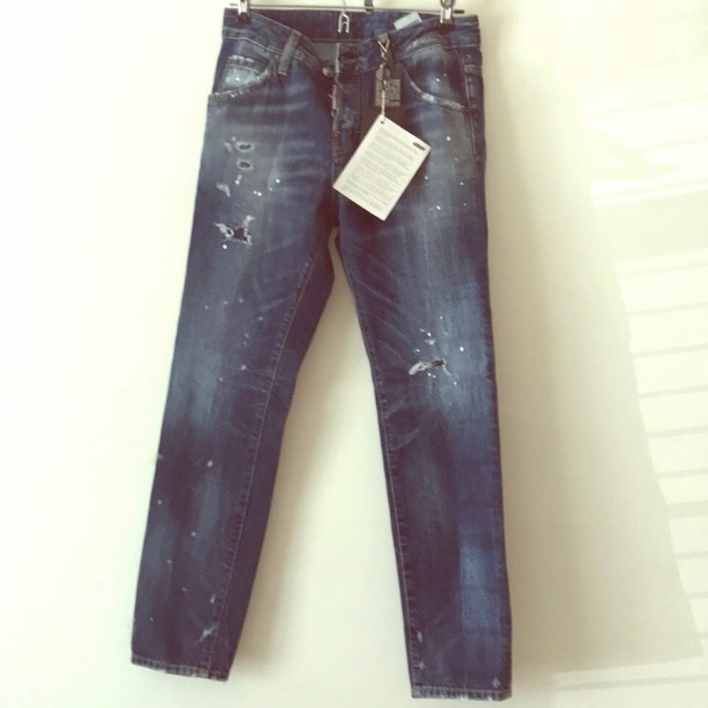 Authentic DSQUARED2 cool girl denim